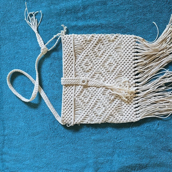 Beige Crochet Macrame Jute Shoulder Bag EUC 12" x 9-1/2" - Picture 1 of 13